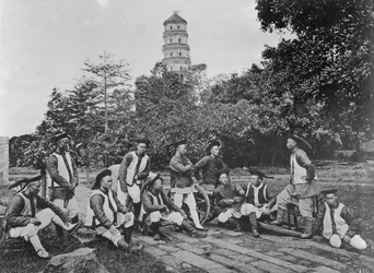 La Guardia Nativa di Sir D.B Robertson, Consolato Britannico, Canton, 1872